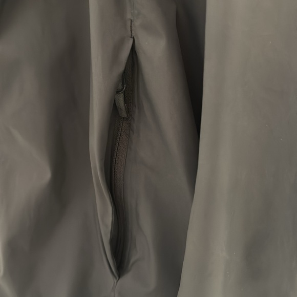 Arc’teryx Solano Jacket - Men’s Medium - Picture 5 of 6